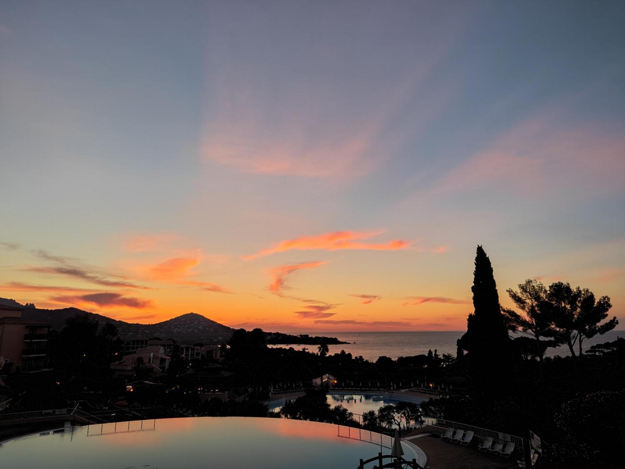 Cozy Apartment In Agay With Stunning Views Сен-Рафаэль Экстерьер фото